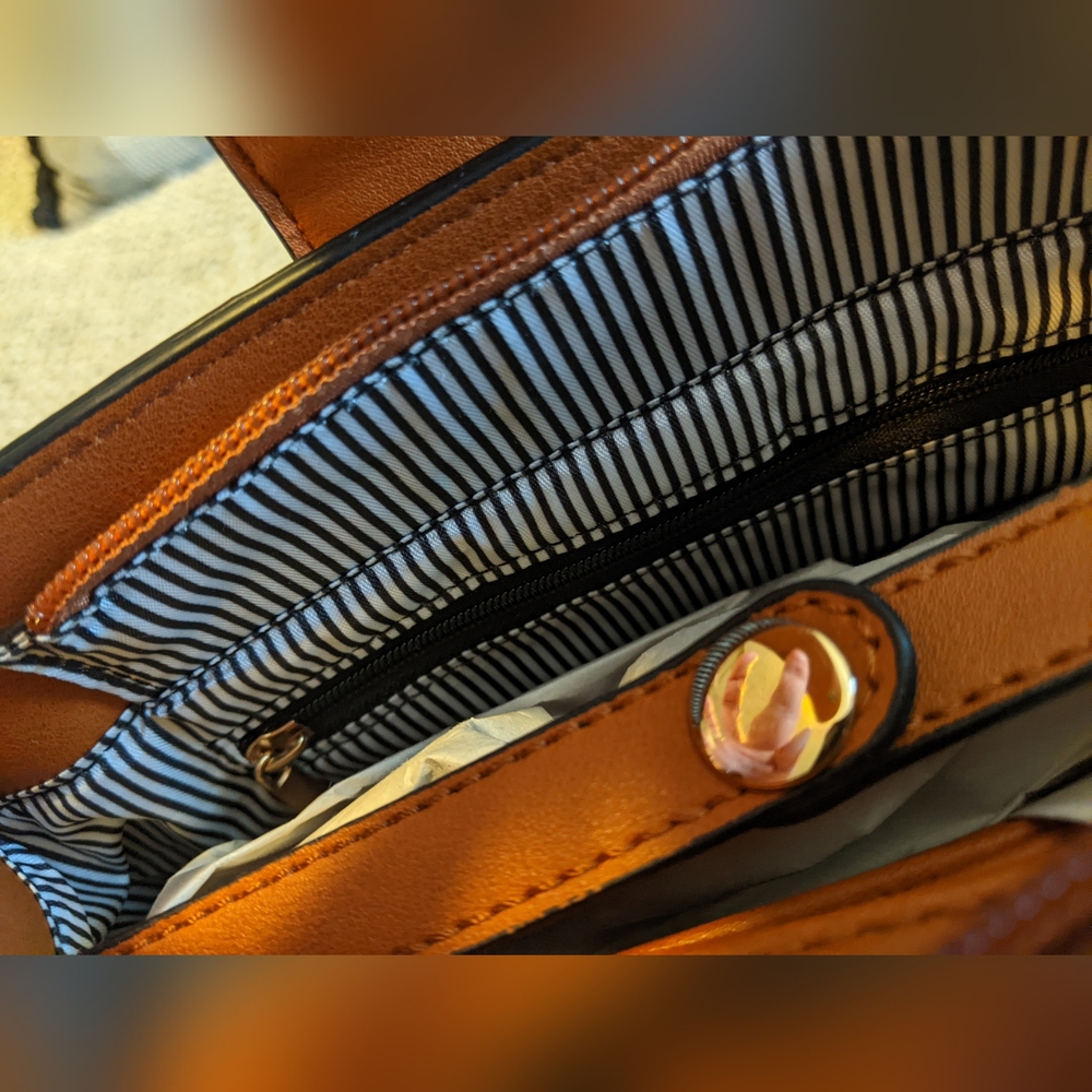 Deluxity Los Angeles purse - Picture 6 of 8